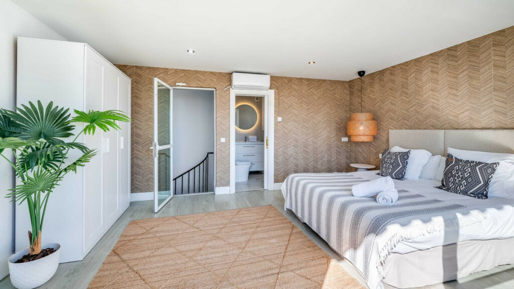 Middle Floor Apartment Puerto Banús Málaga - image 5