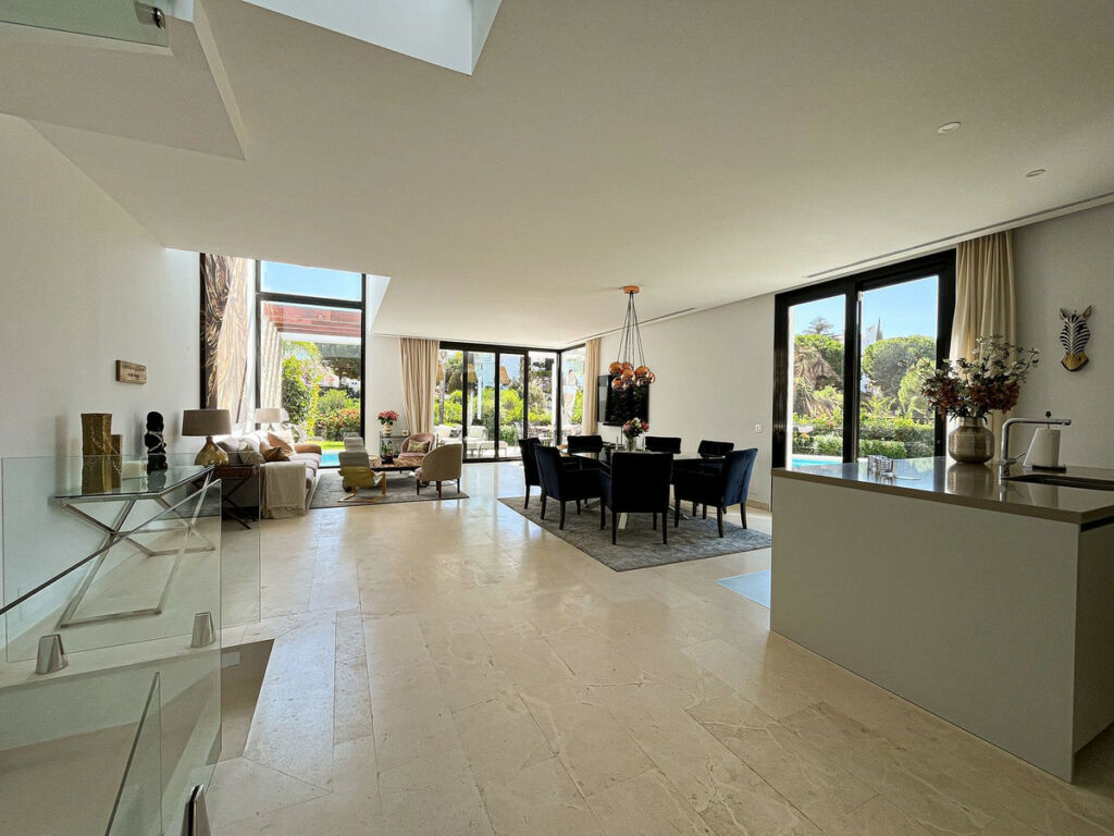 Semi-Detached House Cabopino Málaga - image 5
