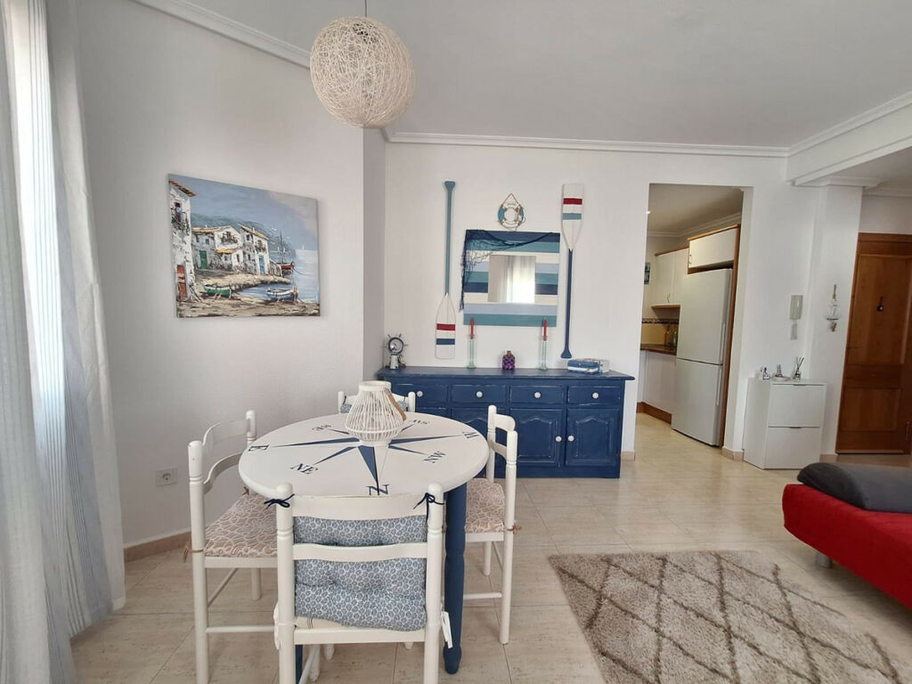 Middle Floor Apartment Torrevieja Alicante - image 5