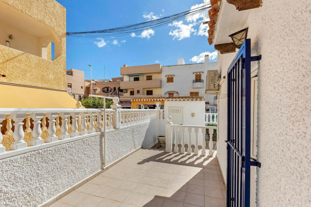 Ground Floor Apartment Torrevieja Alicante - image 5