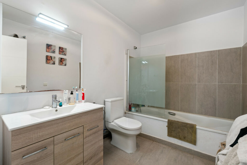 Ground Floor Apartment La Campana Málaga - image 5