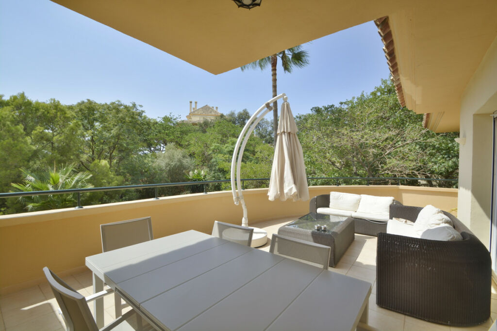 Middle Floor Apartment Elviria Málaga - image 5