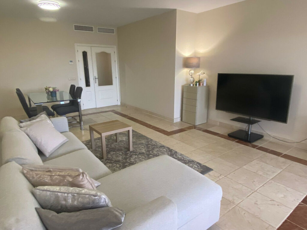 Ground Floor Apartment Atalaya Málaga - image 5