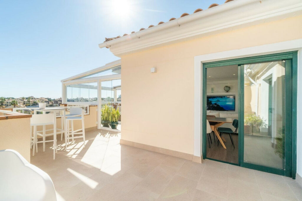 Top Floor Apartment Lomas De Campoamor Alicante - image 5