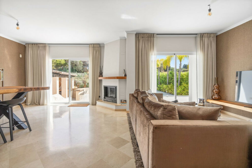 Detached Villa Nueva Andalucía Málaga - image 5