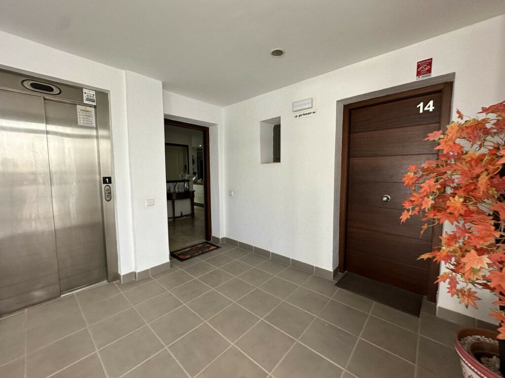 Middle Floor Apartment Casares Málaga - image 5