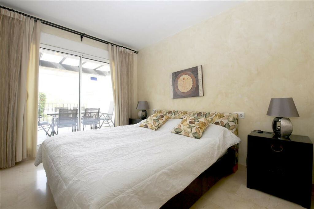 Middle Floor Apartment Marbella Málaga - image 5