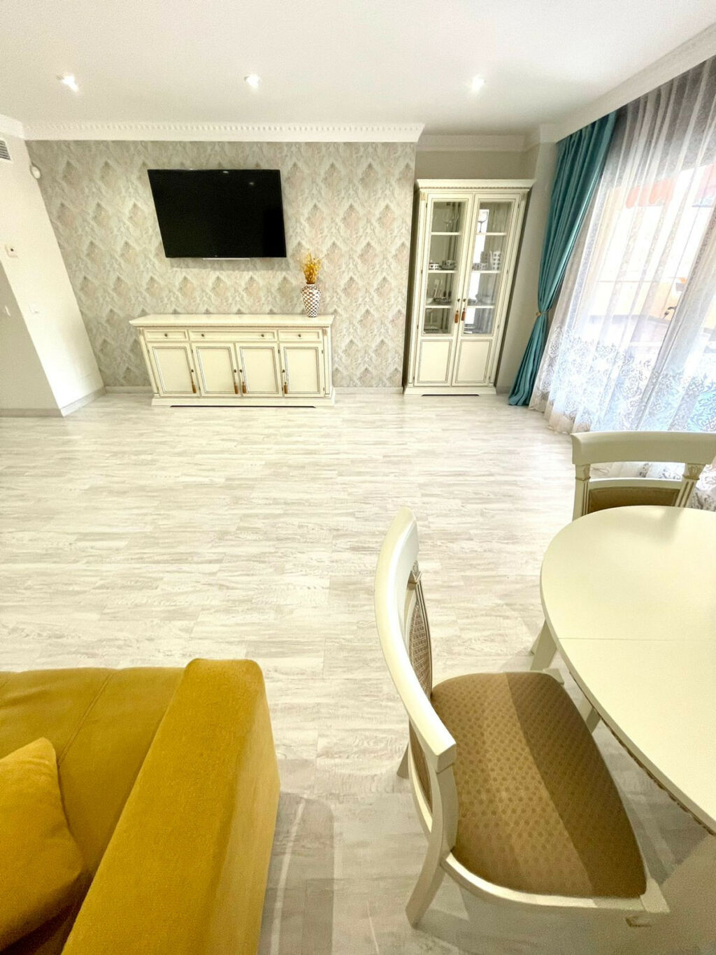 Ground Floor Apartment Benahavís Málaga - image 5