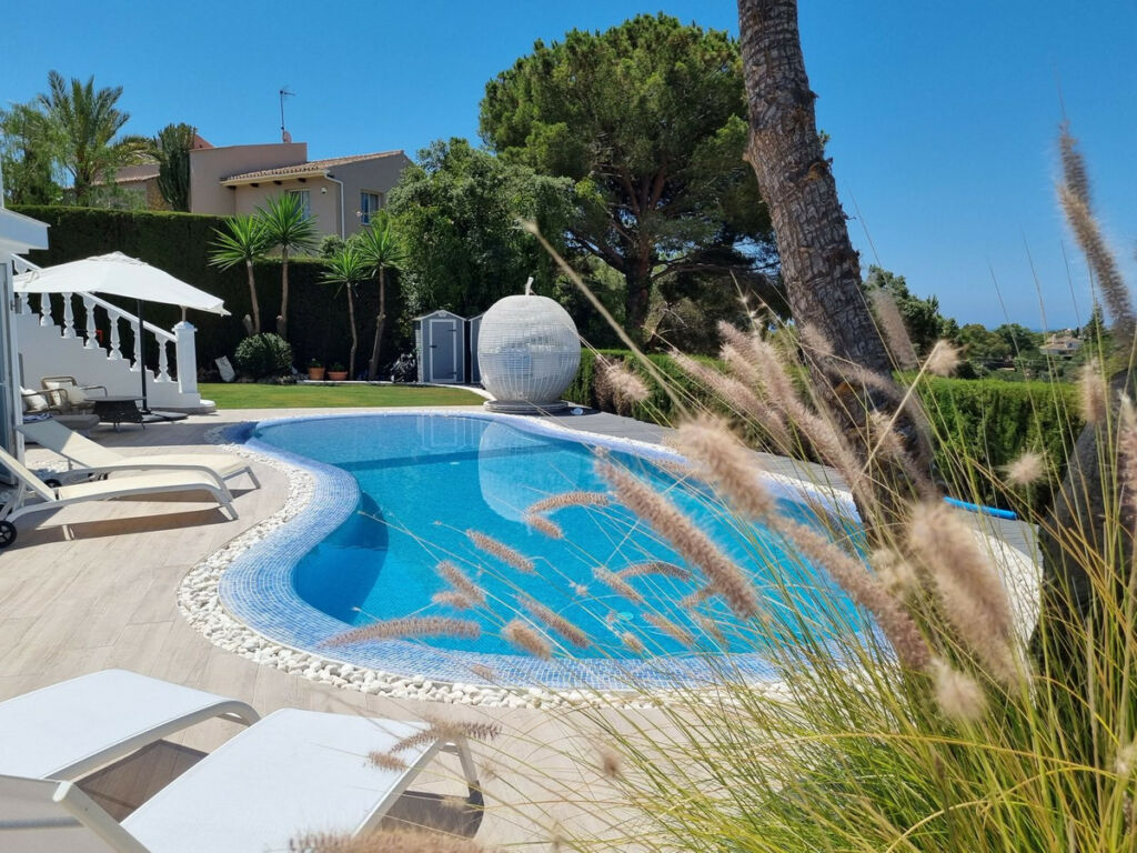 Detached Villa Elviria Málaga - image 5