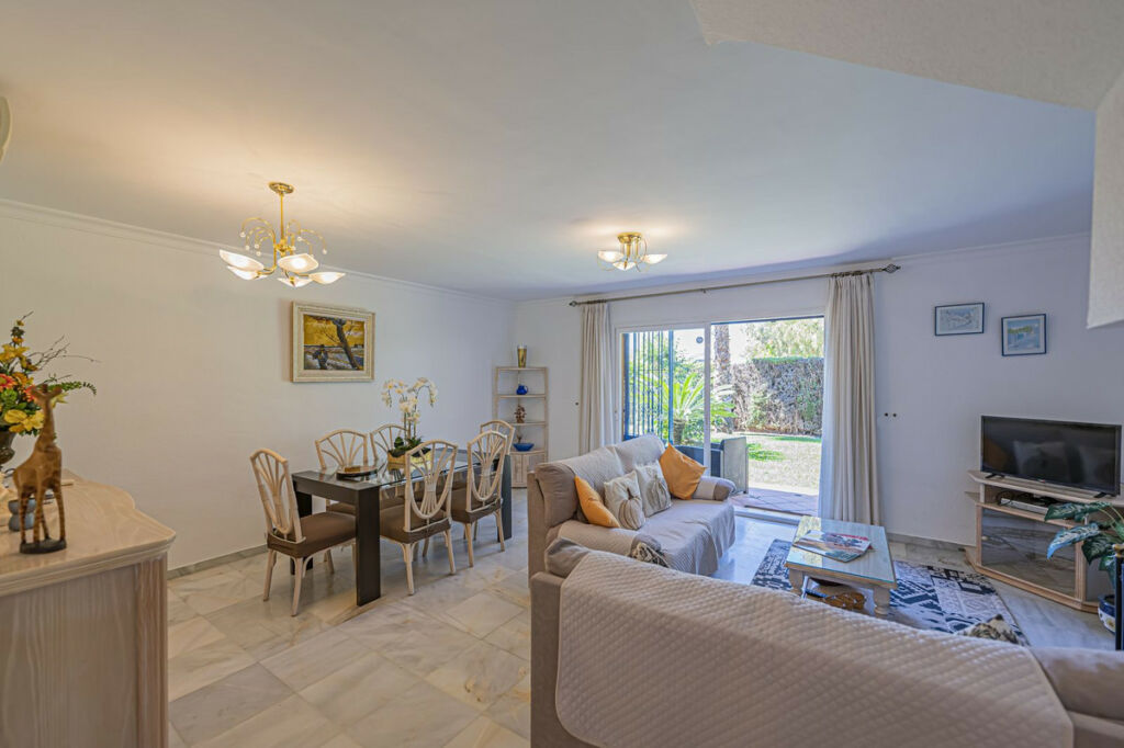 Townhouse Atalaya Málaga - image 5