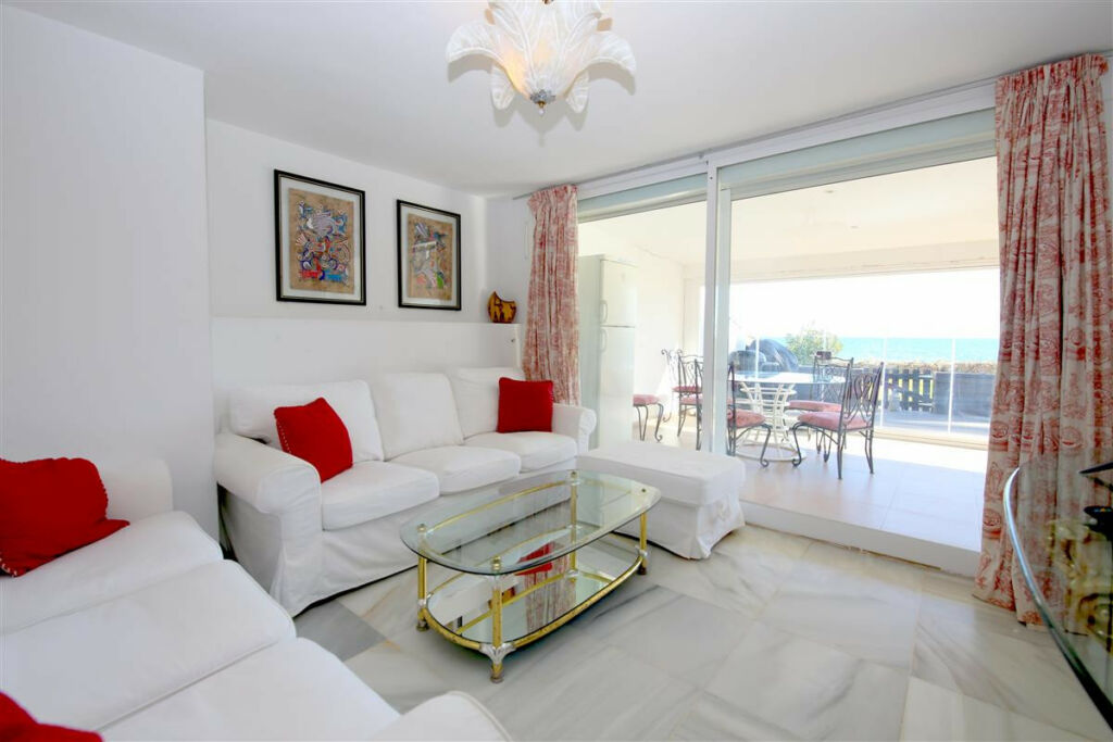 Semi-Detached House Estepona Málaga - image 5