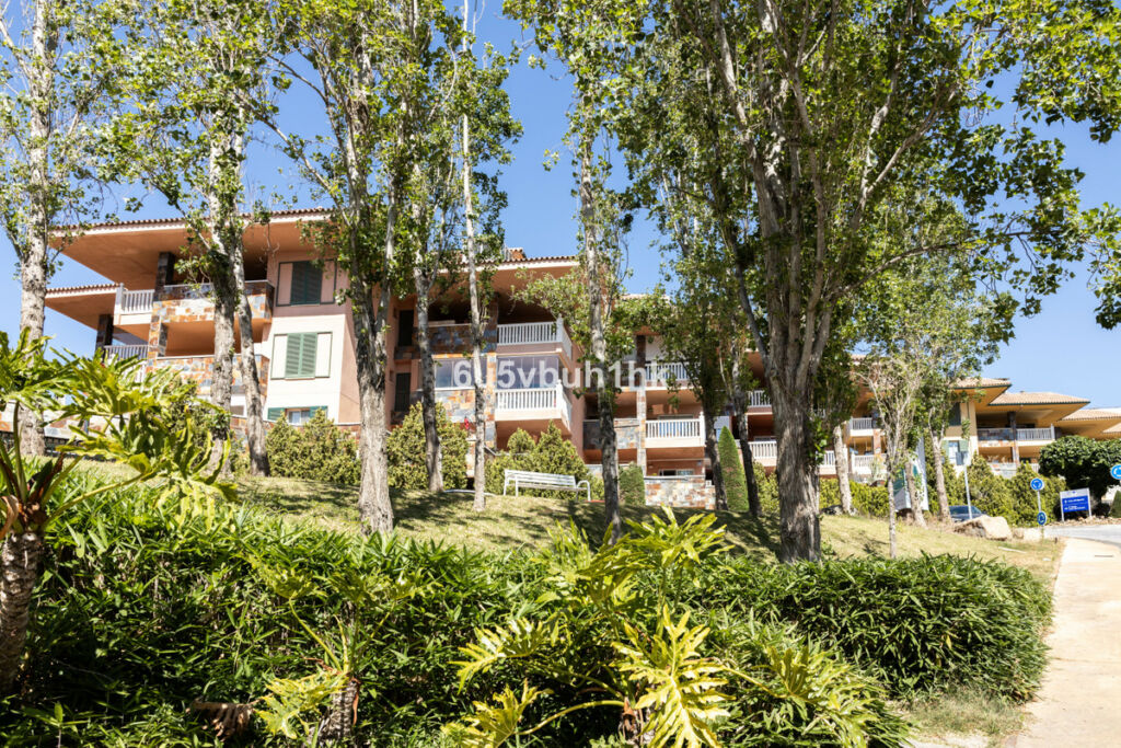 Penthouse Higueron Málaga - image 5