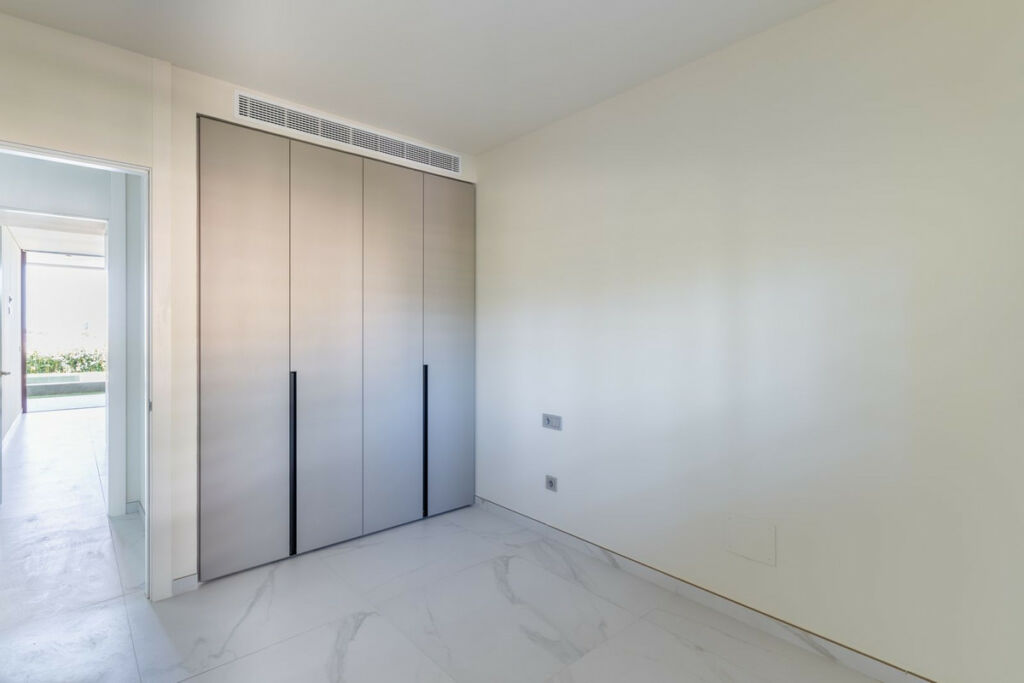 Ground Floor Apartment Higueron Málaga - image 5