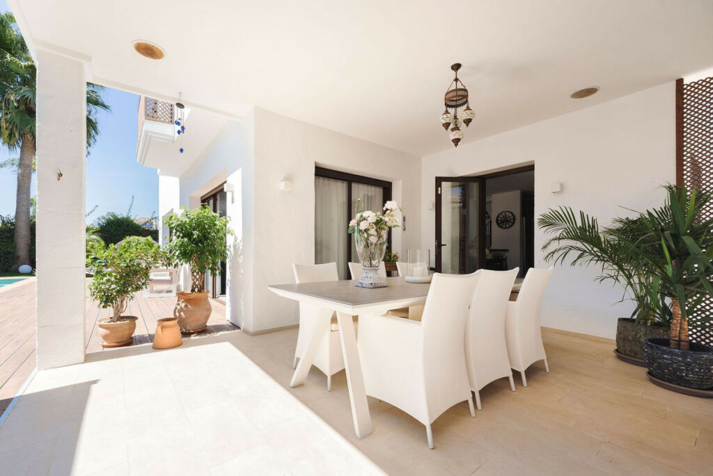 Detached Villa San Pedro de Alcántara Málaga - image 5