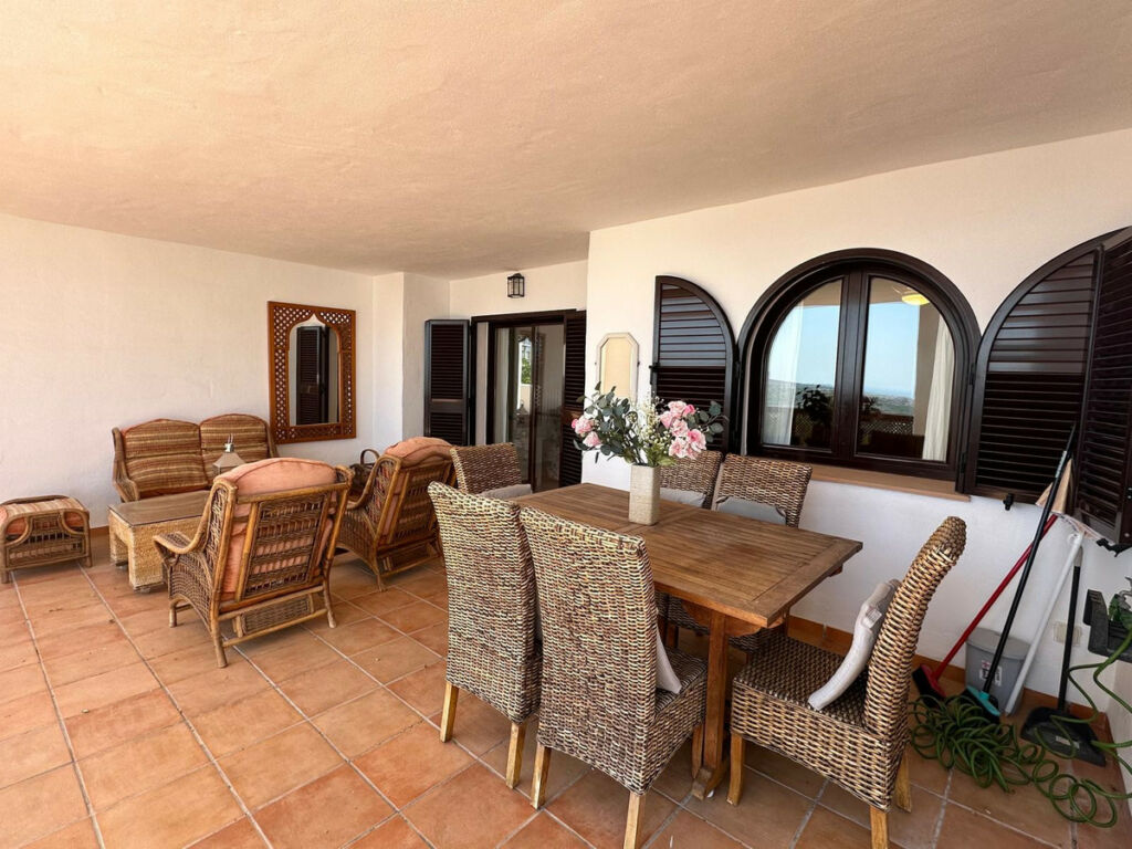 Middle Floor Apartment Doña Julia Málaga - image 5
