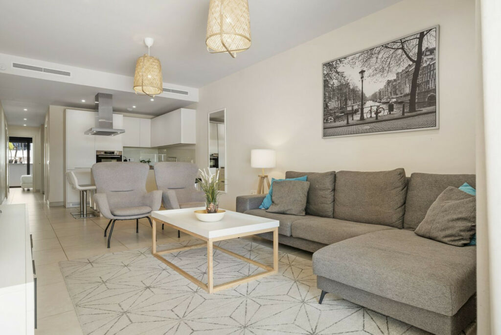 Ground Floor Apartment La Cala de Mijas Málaga - image 5