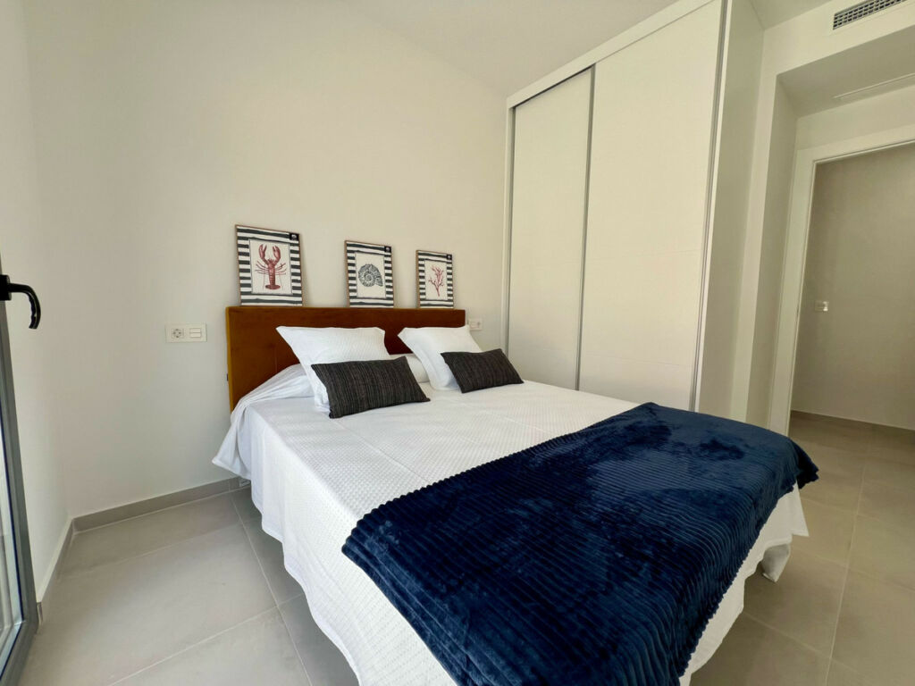 Detached Villa La Zenia Alicante - image 5