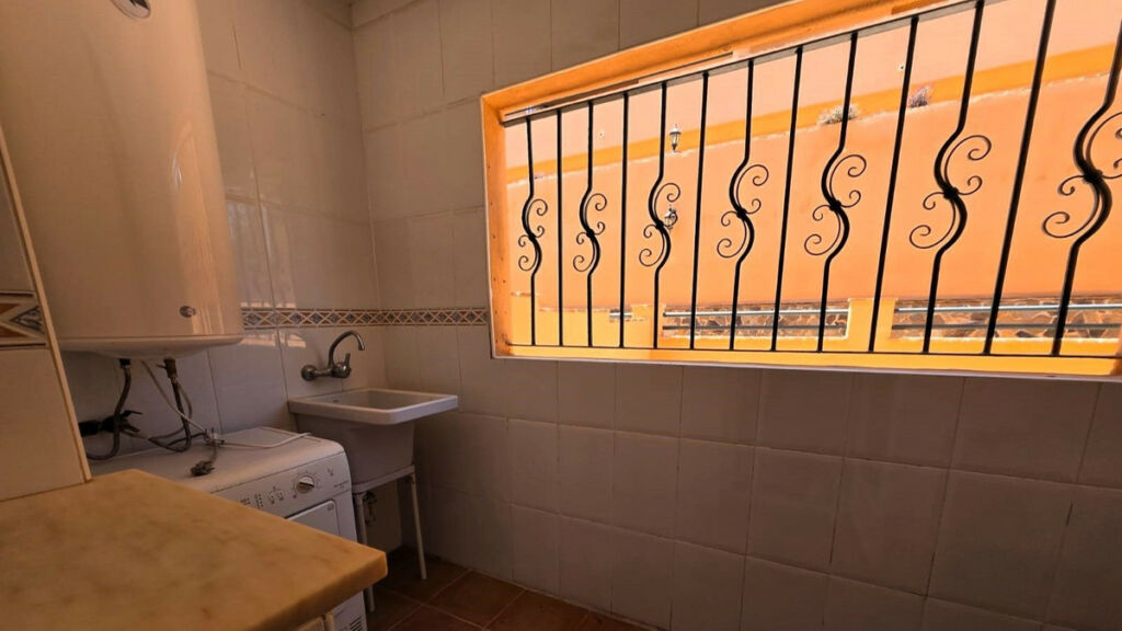 Townhouse La Cala de Mijas Málaga - image 5