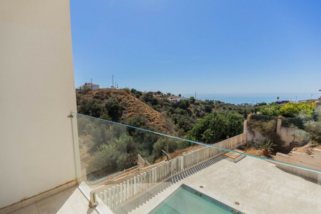 Detached Villa Chilches Málaga - image 5