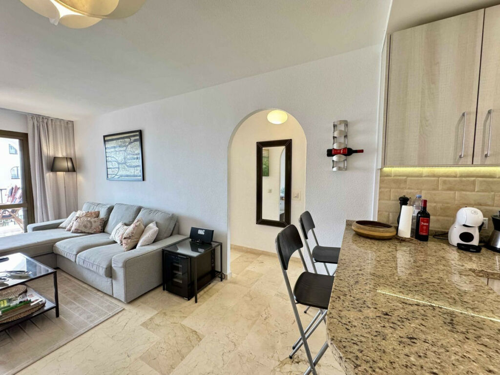 Middle Floor Apartment Riviera del Sol Málaga - image 5