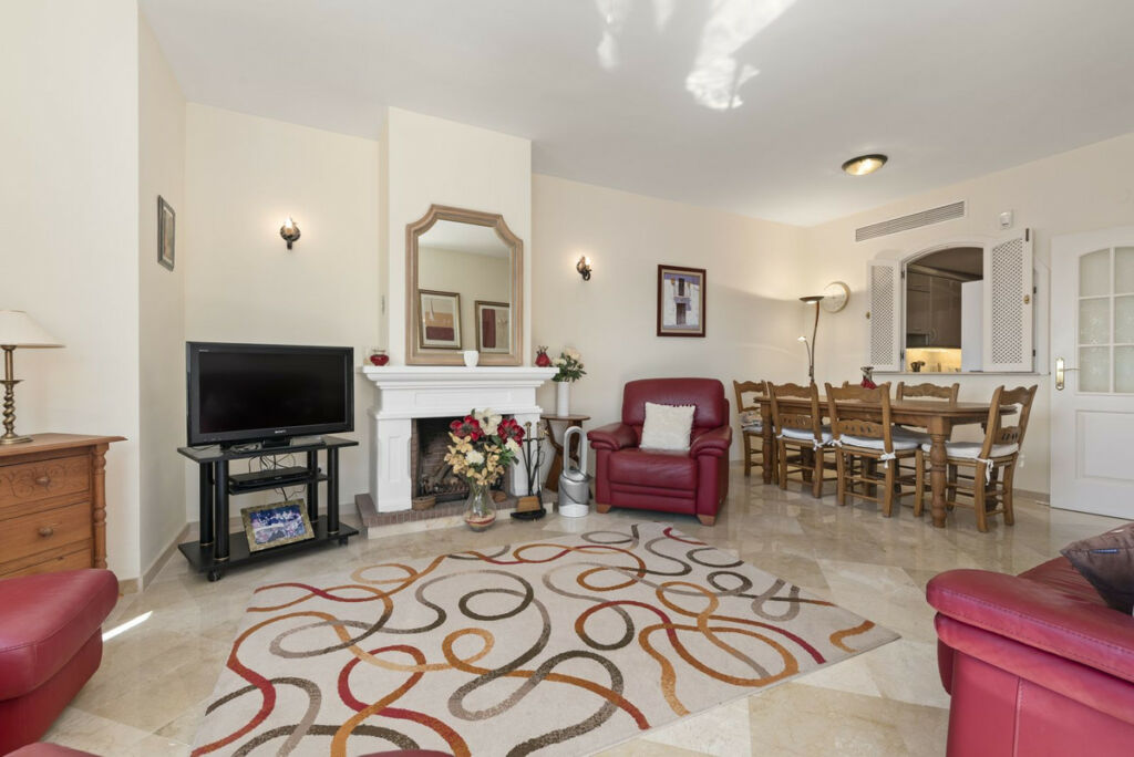 Penthouse Nueva Andalucía Málaga - image 8