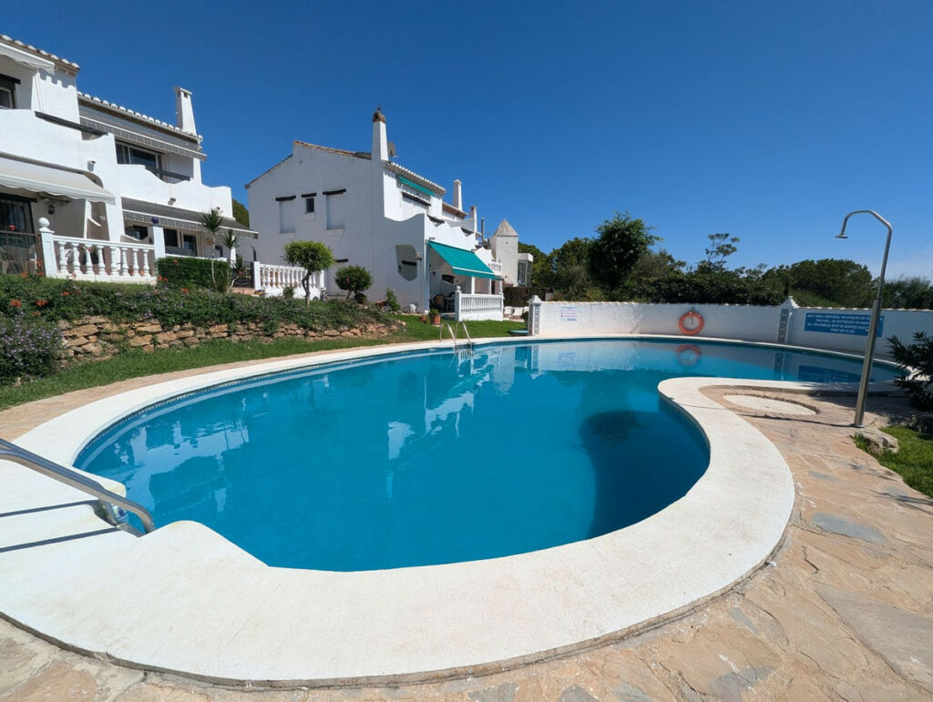 Townhouse Calahonda Málaga - image 5