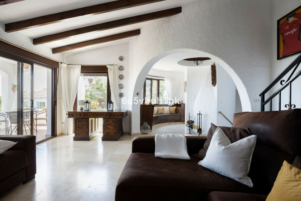 Detached Villa Torremuelle Málaga - image 4