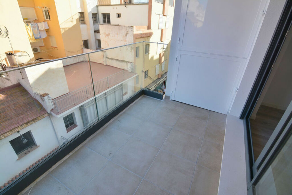 Middle Floor Apartment Fuengirola Málaga - image 5