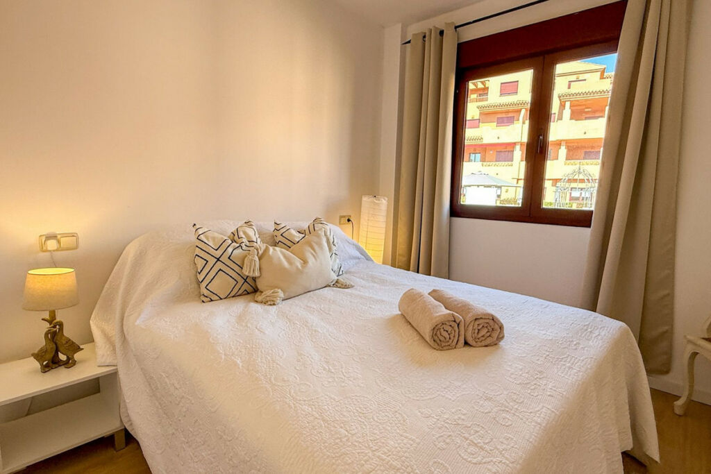 Top Floor Apartment El Paraiso Málaga - image 5