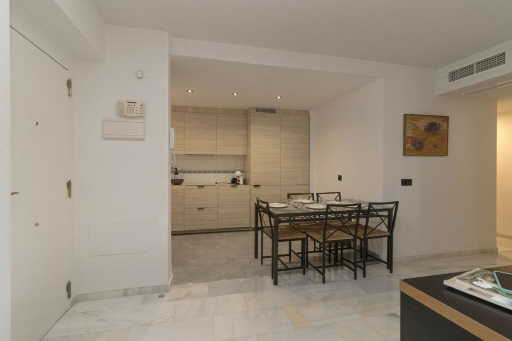 Middle Floor Apartment Benalmadena Málaga - image 5