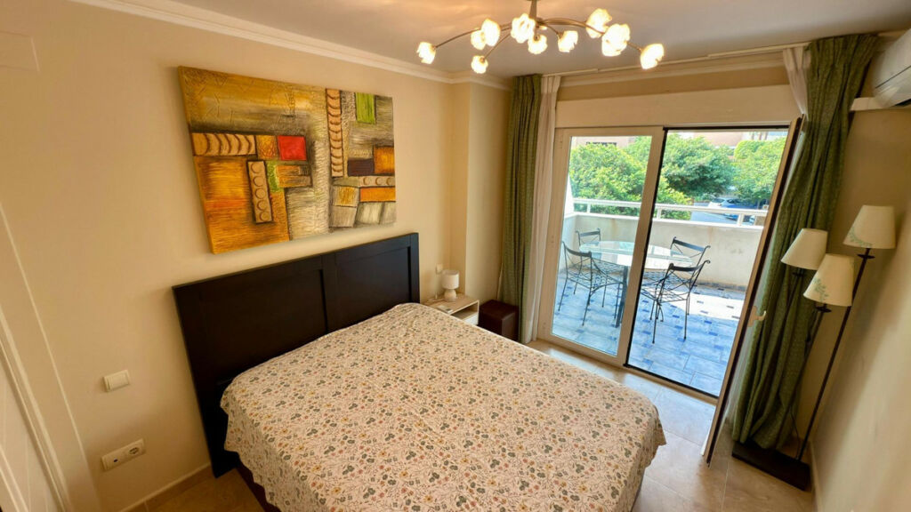 Middle Floor Apartment Villajoyosa Alicante - image 5