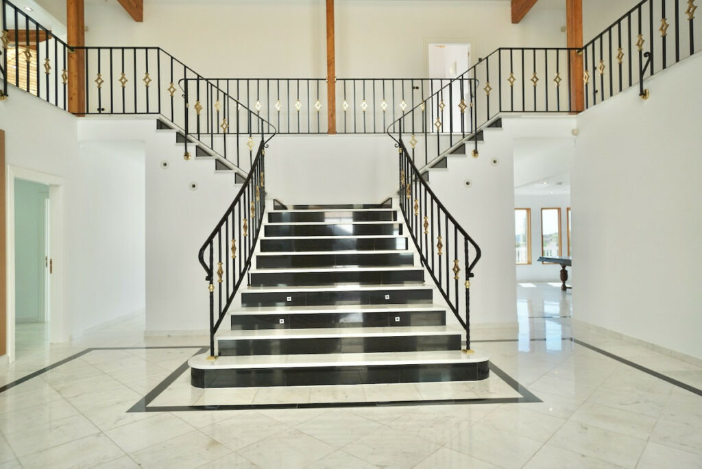 Detached Villa Benahavís Málaga - image 5