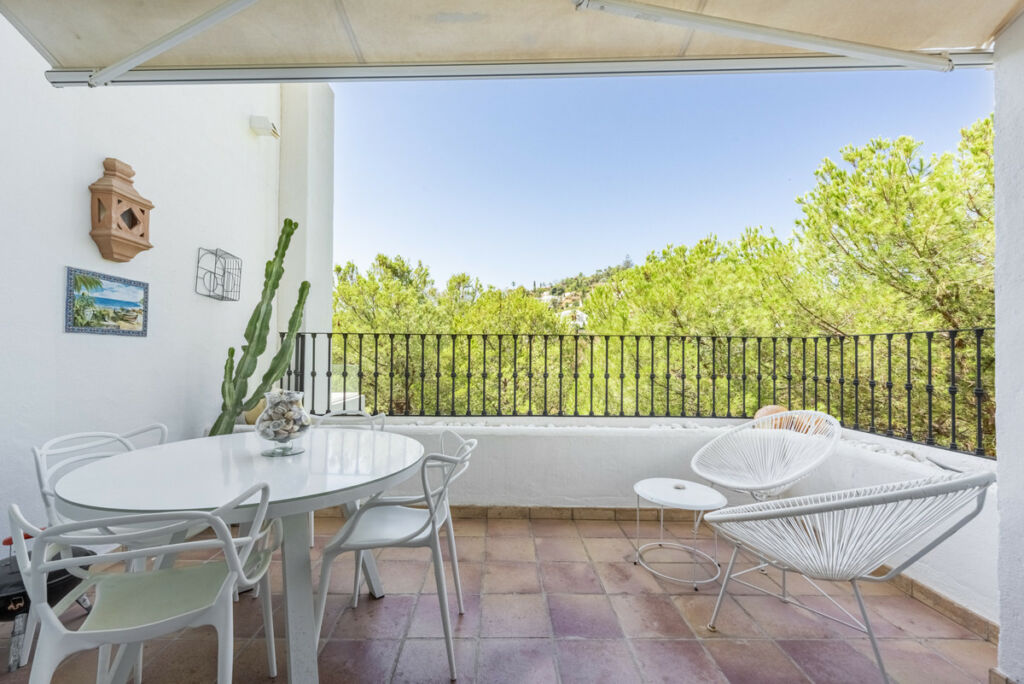 Middle Floor Apartment La Quinta Málaga - image 5
