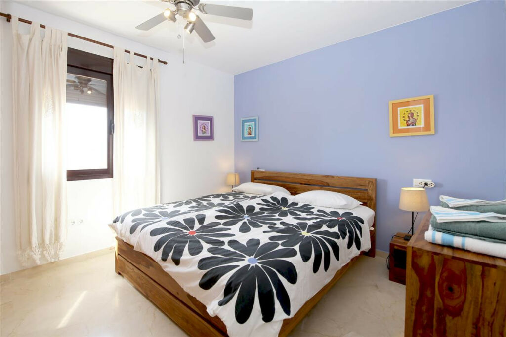 Middle Floor Apartment Estepona Málaga - image 5