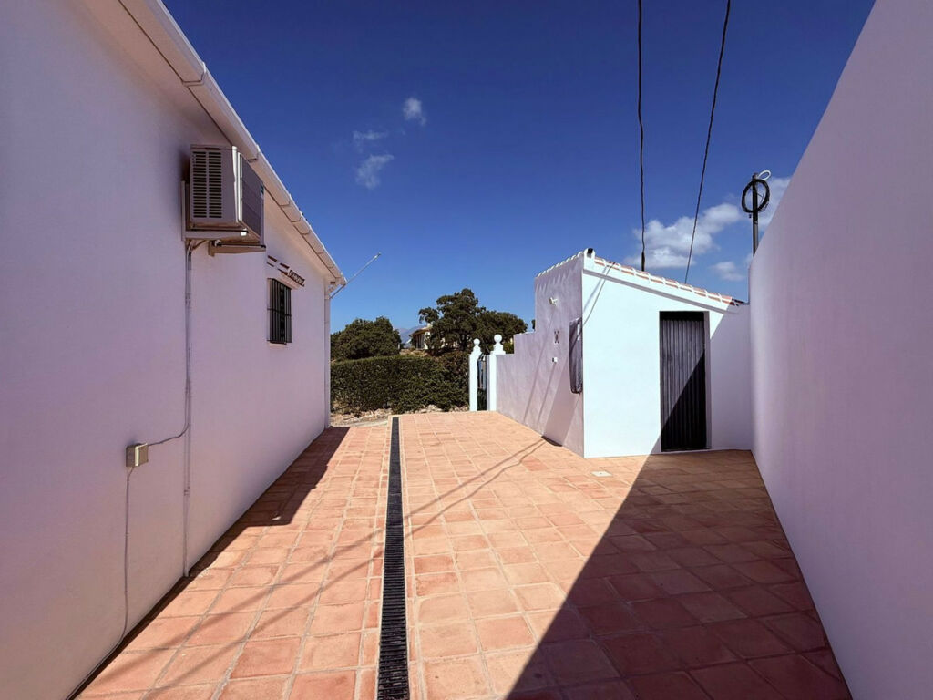 Detached Villa Coín Málaga - image 5