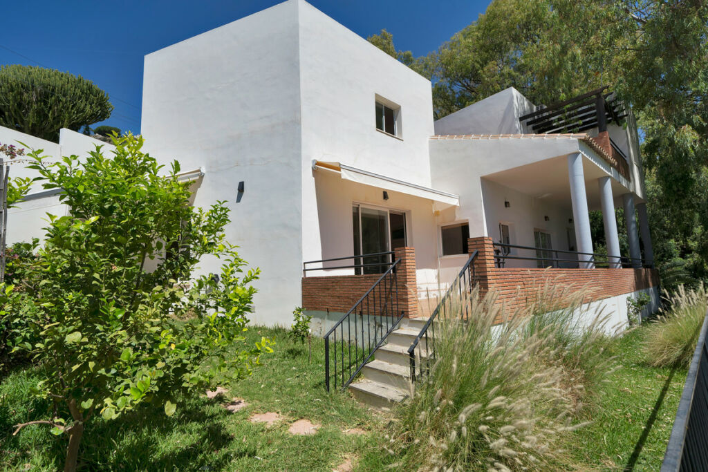 Detached Villa Torremuelle Málaga - image 5
