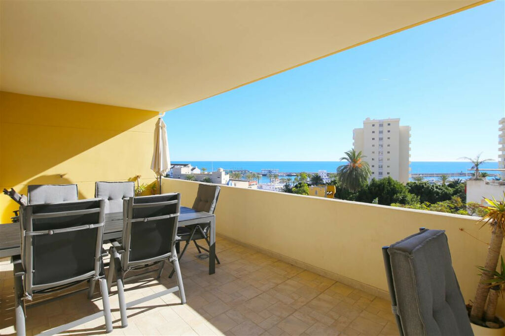 Penthouse Estepona Málaga - image 5