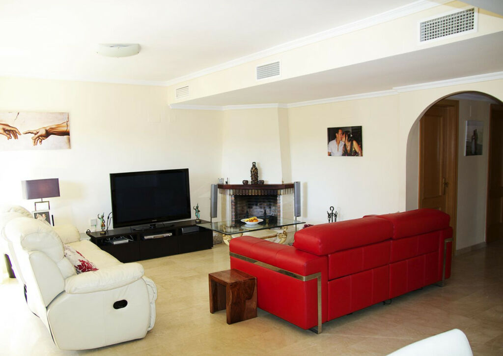 Townhouse Guadalmina Alta Málaga - image 5