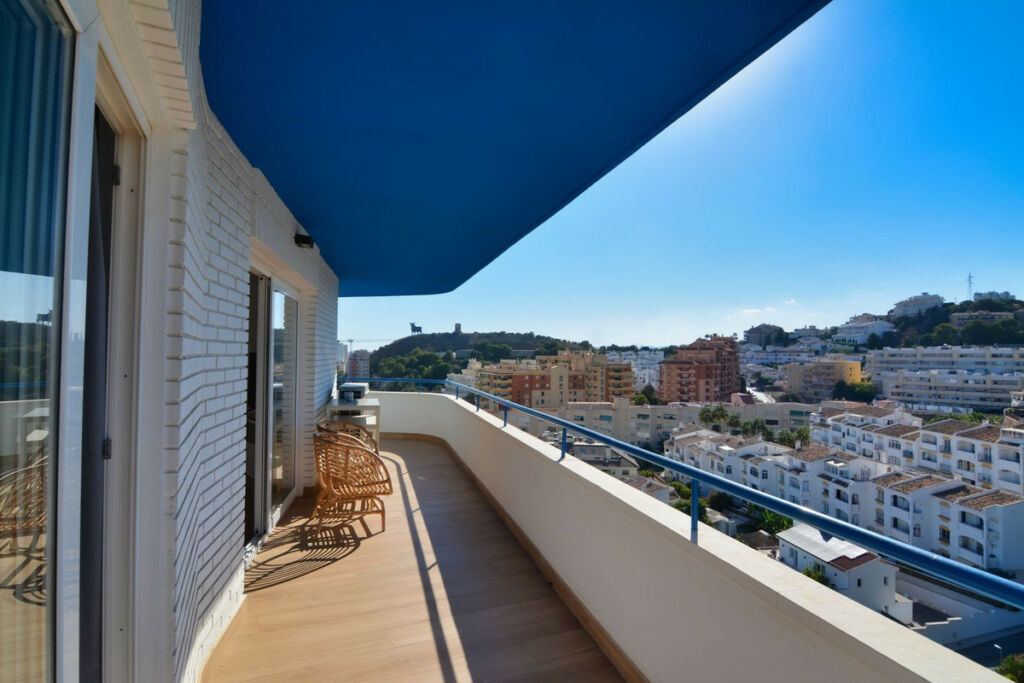 Middle Floor Apartment Torreblanca Málaga - image 5