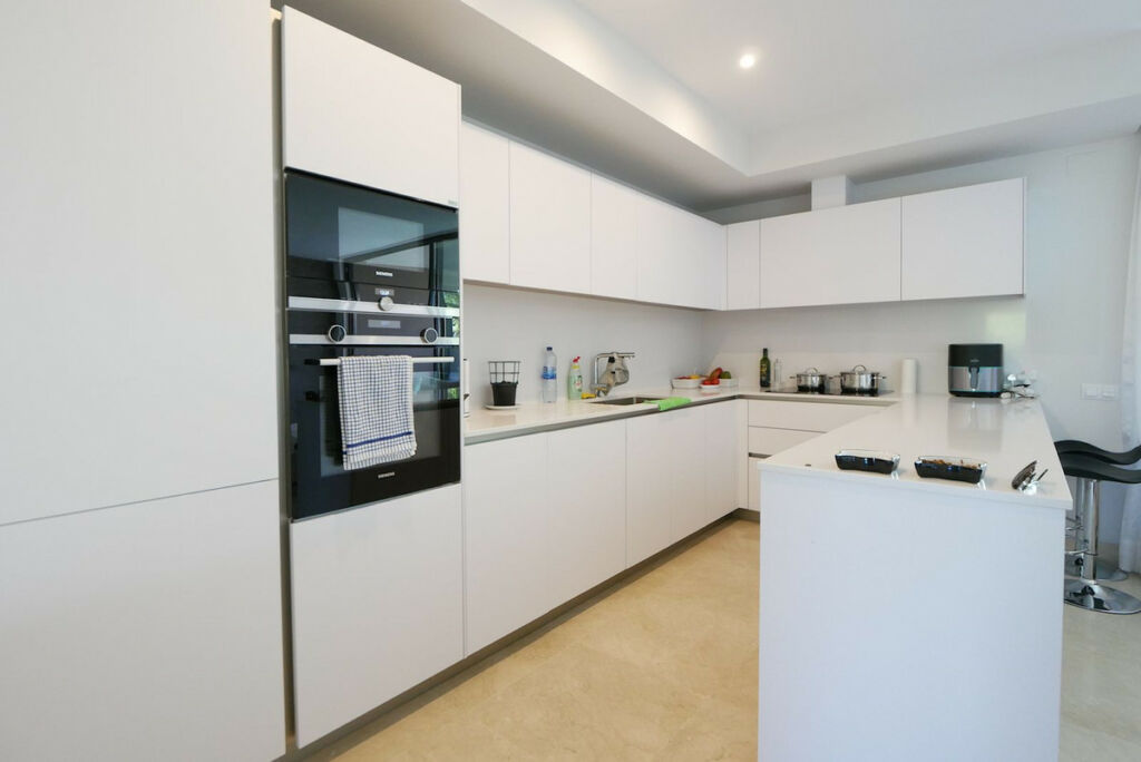 Ground Floor Apartment Cabopino Málaga - image 5