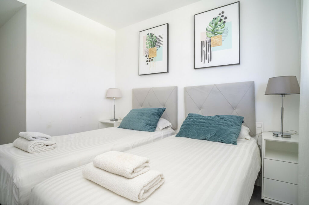 Middle Floor Apartment Estepona Málaga - image 50
