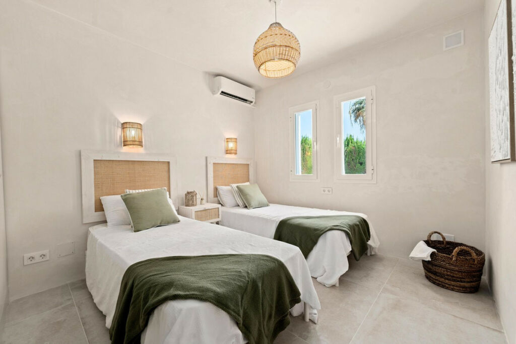 Detached Villa El Chaparral Málaga - image 48