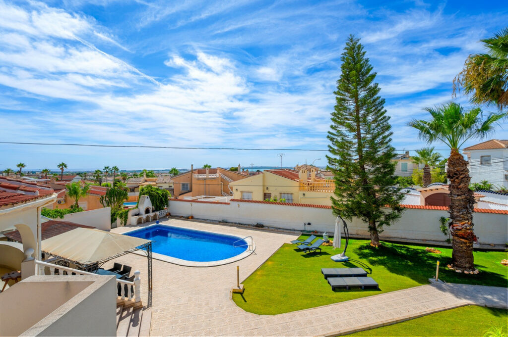 Detached Villa Ciudad Quesada Alicante - image 49