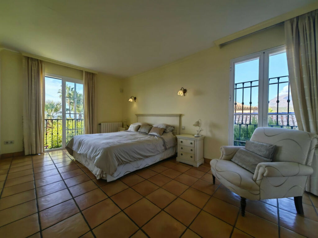 Detached Villa Estepona Málaga - image 50