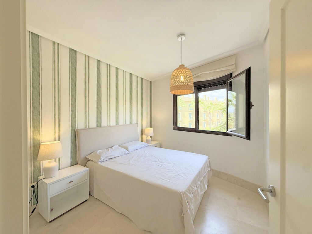 Middle Floor Apartment Sotogrande Puerto Cádiz - image 31