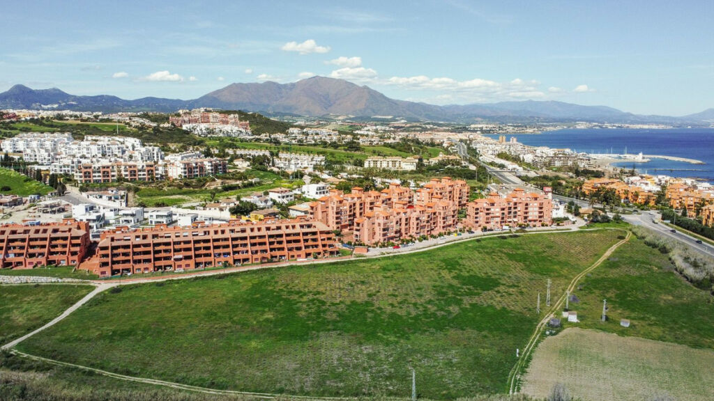 Middle Floor Apartment La Duquesa Málaga - image 51