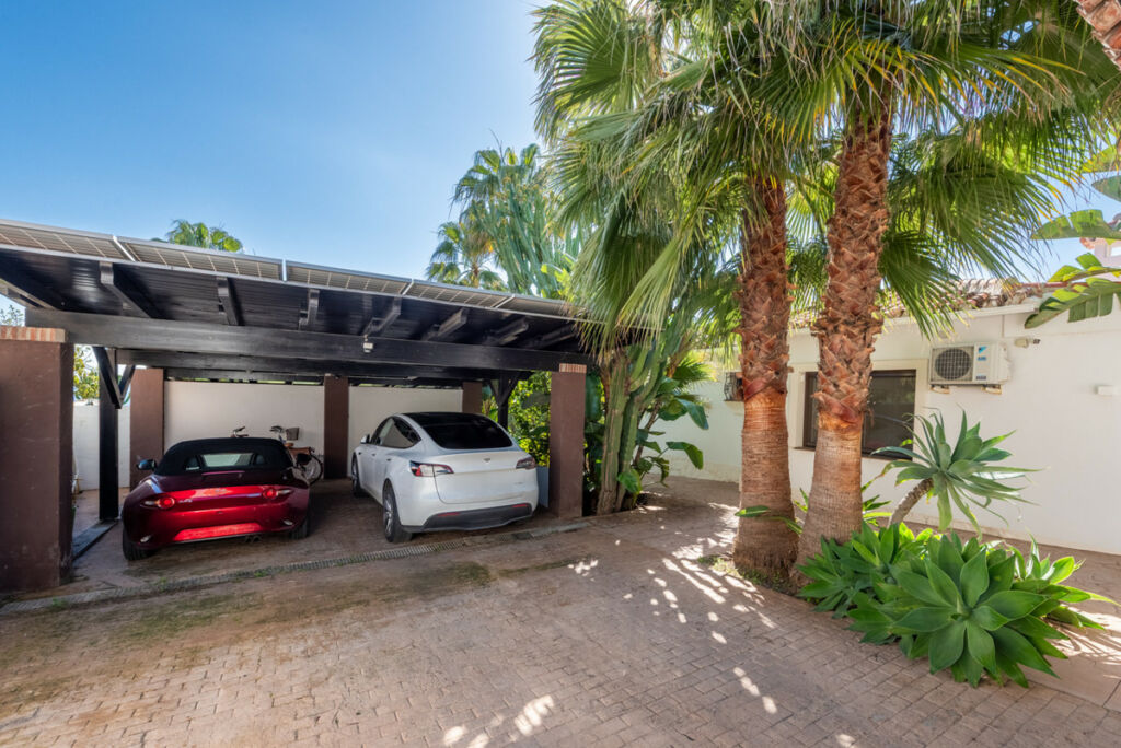 Detached Villa Marbella Málaga - image 52