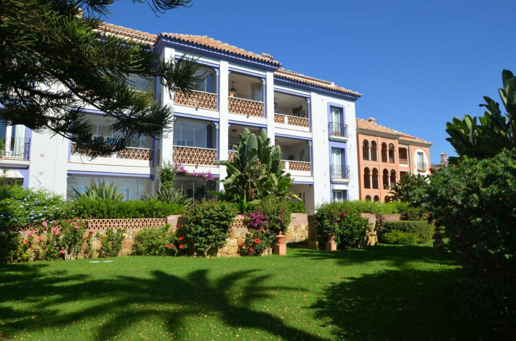 Middle Floor Apartment Casares Playa Málaga - image 52