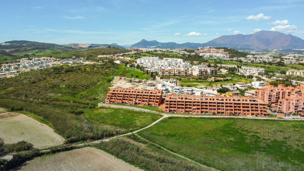 Middle Floor Apartment La Duquesa Málaga - image 52