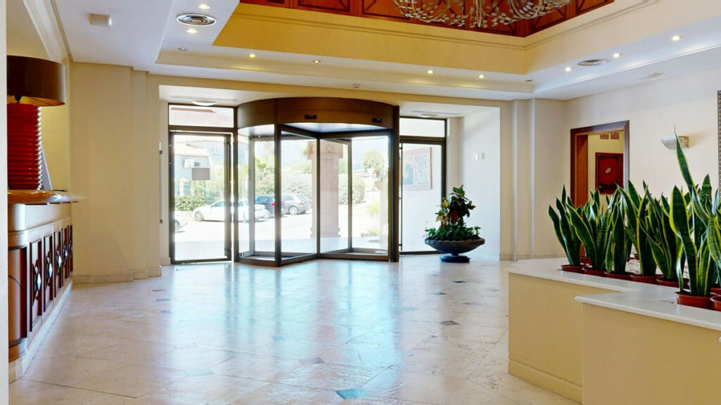 Middle Floor Apartment Estepona Málaga - image 52
